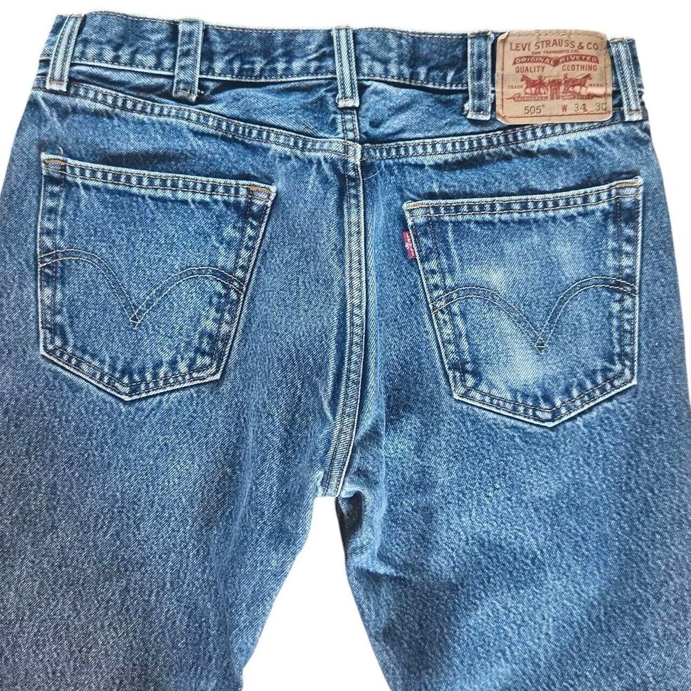 Levi's 505 Straight Fit Jeans Size 34X30 100% Cotton Zip Fly Classic Medium Wash - Picture 3 of 10